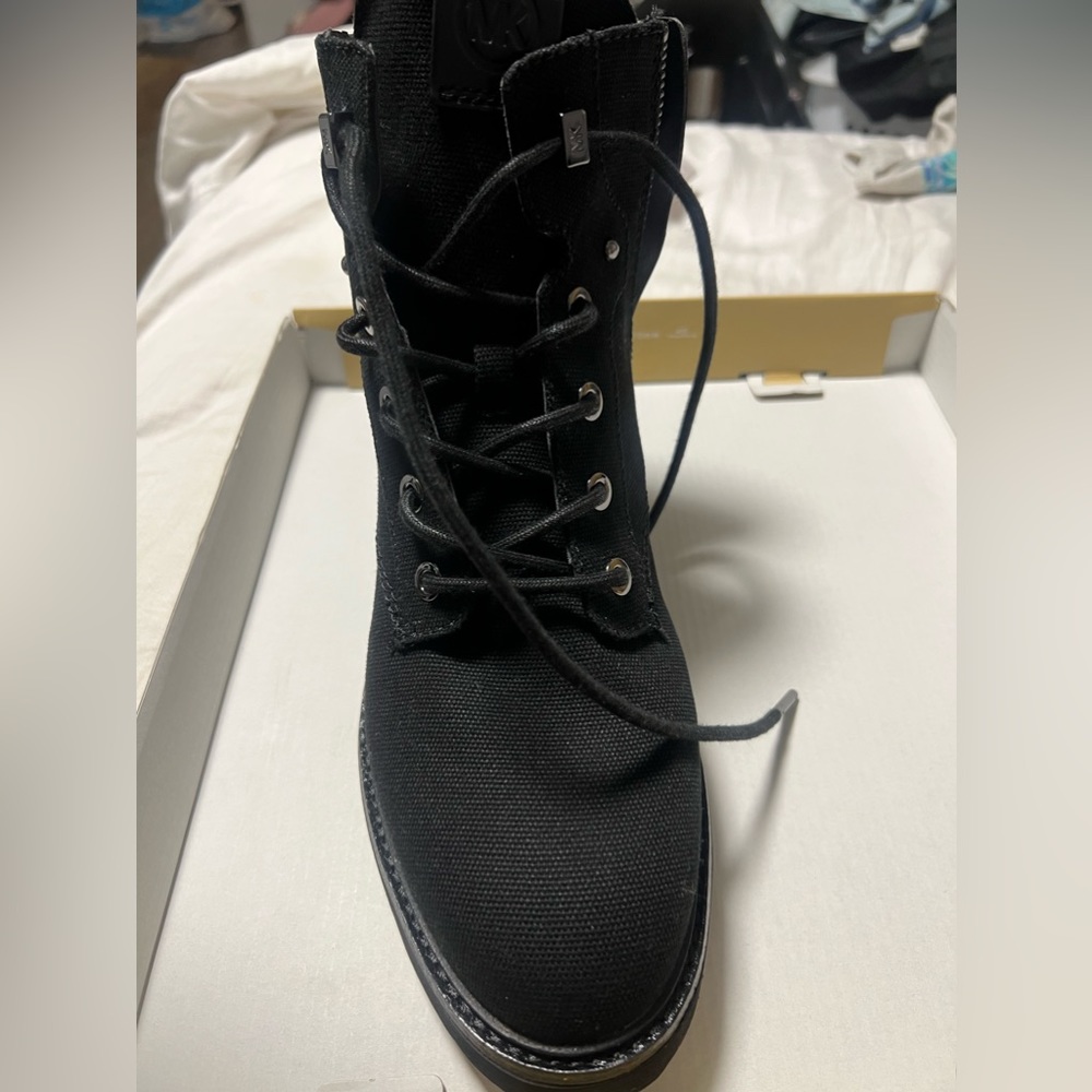 Boots 🥾 - Picture 7 of 16